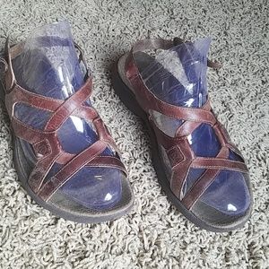Merrell Women's Brown Sandals Size 7